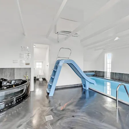 Lovely In With Sauna Casa de Férias *